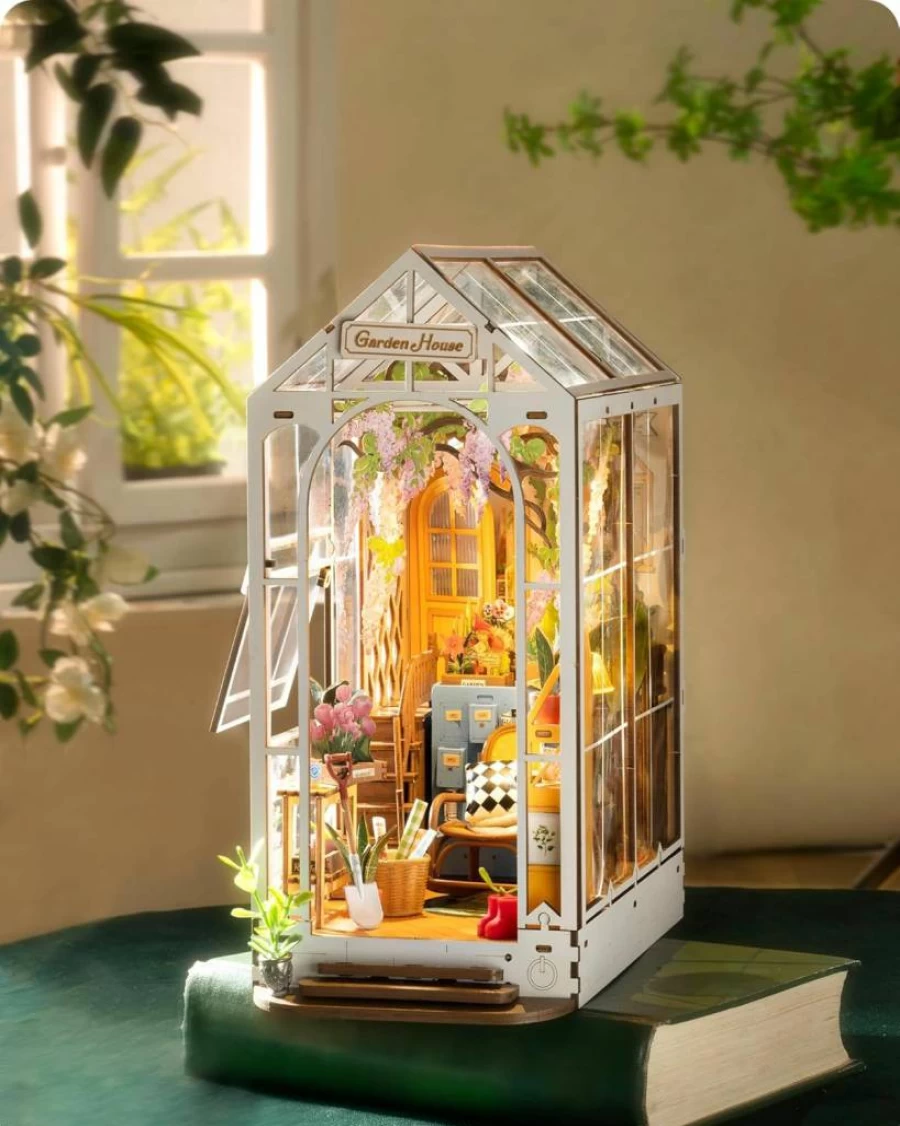 Rolife DIY 3D Miniature Book Nook Kit - Garden House Creative Bookshelf Insert, Halloween Christmas Decorations, Adult Craft Puzzle, Unique Gifts for Book Lovers