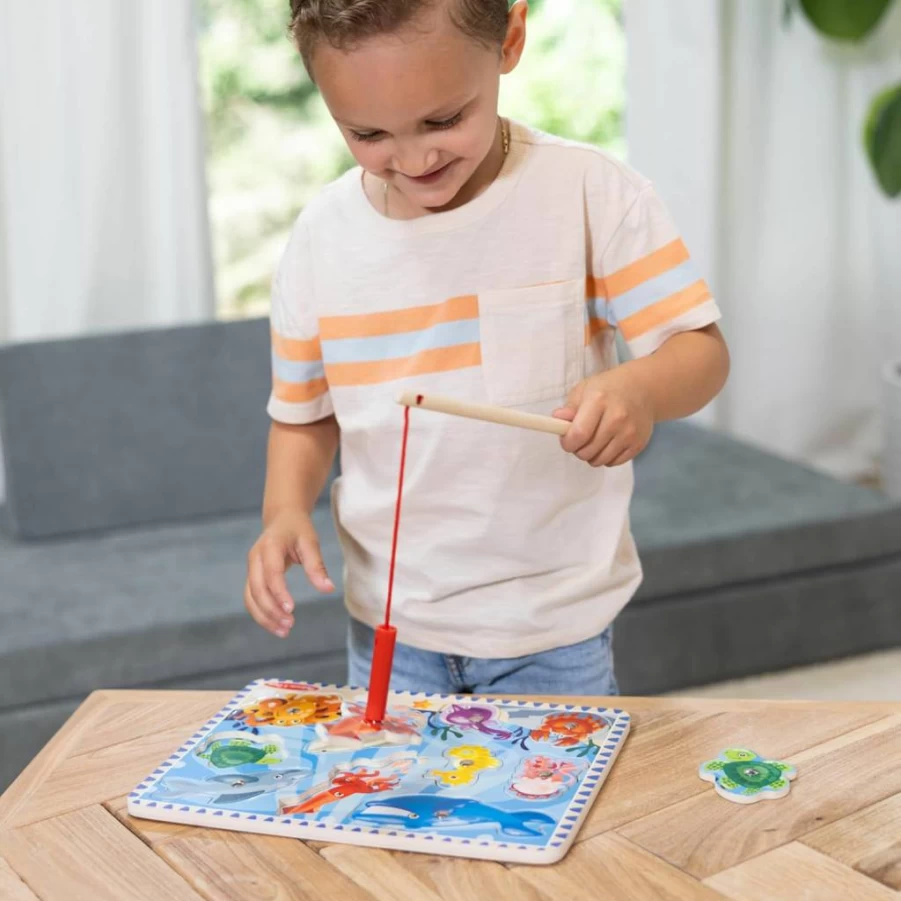 Melissa & Doug Wooden Magnetic Fishing Game for Kids - Ocean Animals Puzzle with Wooden Magnets, Educational Toddler Toy